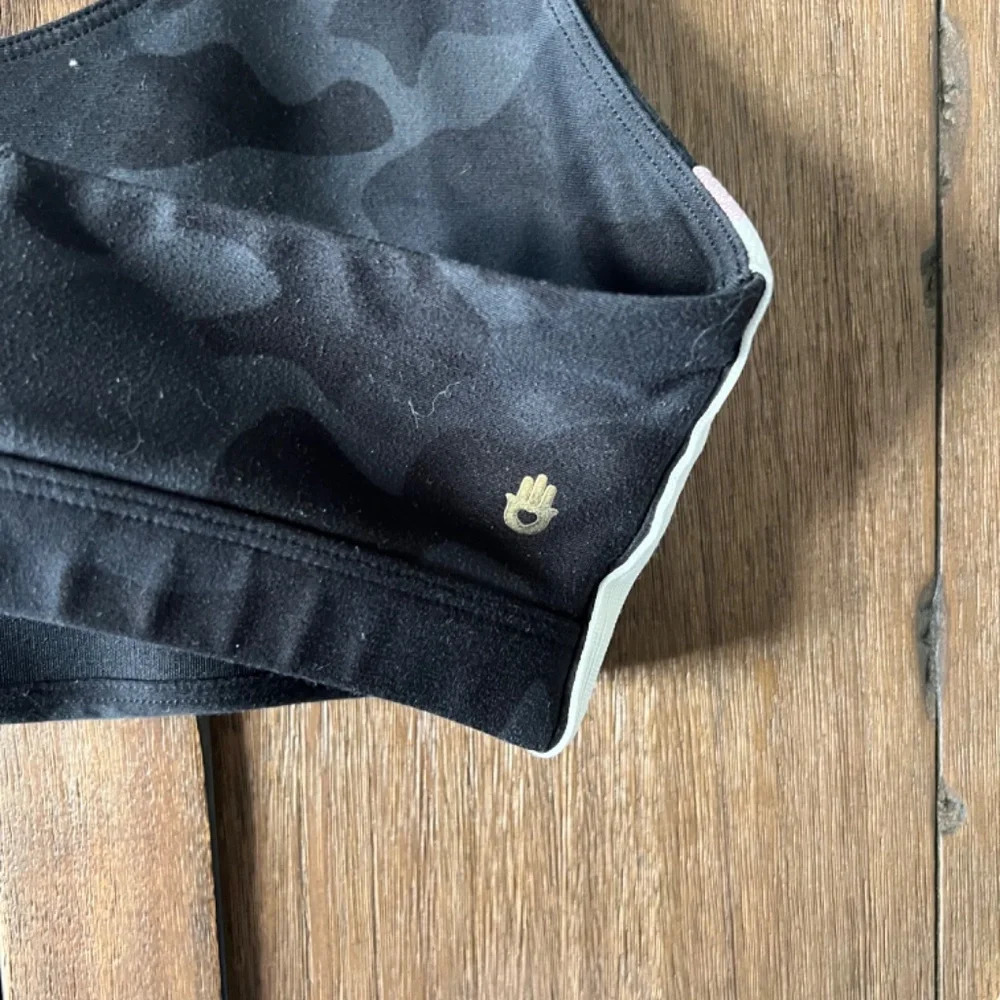 Spiritual Gangster Black Camo Strappy Back Side Stripe Sports Bra L EUC - Picture 4 of 5